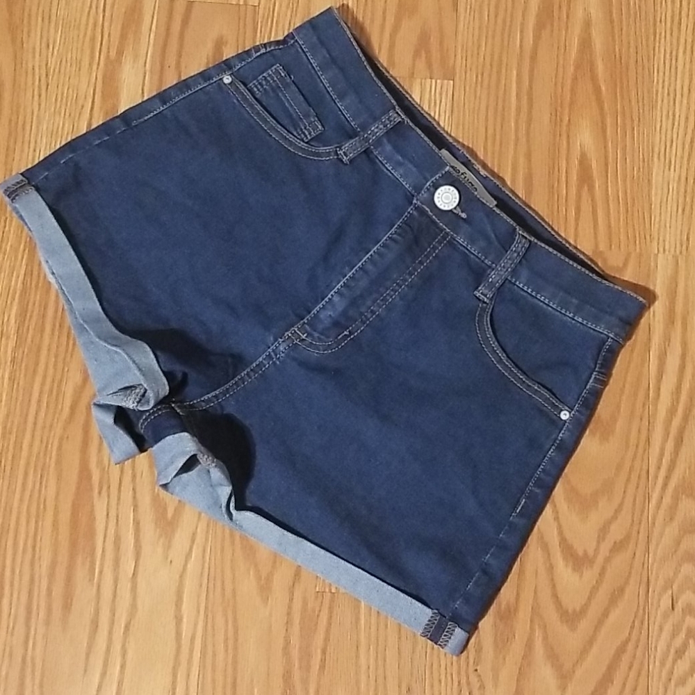 Refuge shorts size‎ 4 high waisted